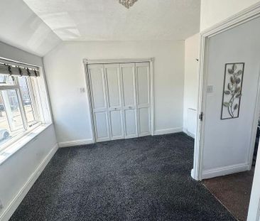 3 bedroom end of terrace house to rent - Photo 5