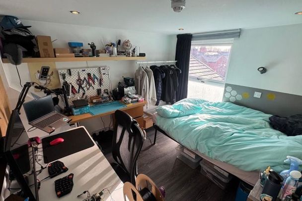 10 Bed Terraced House, Great Western Street, M14 - Photo 1