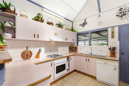 Charming Queenslander with Pool and Half Acre - Photo 4