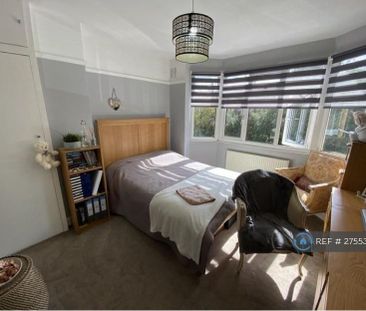 3 bedroom semi-detached house to rent - Photo 4