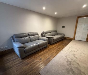 3 Bedroom Detached To Let - Photo 2