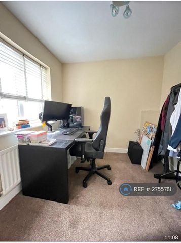 2 bedroom semi-detached house to rent - Photo 3