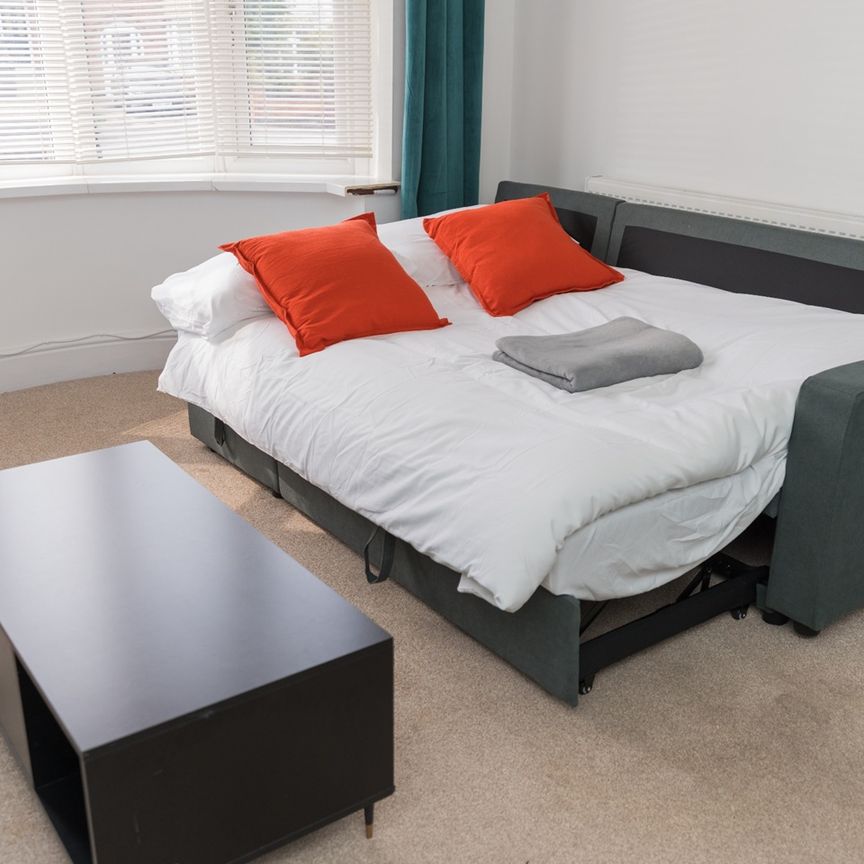 3 Bed Semi-Detached House, Sandhurst Road, LE3 - Photo 1