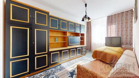 Rozkładowe mieszkanie w niskim bloku - Zdjęcie 4