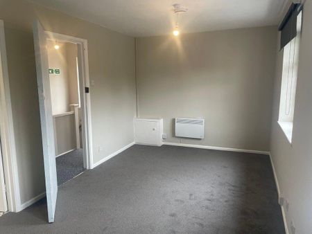 Studio to rent - Photo 5