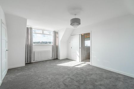 4 bedroom detached house to rent - Photo 5