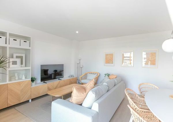 Carrer de Pi i Margall, Badalona, Catalonia 08912