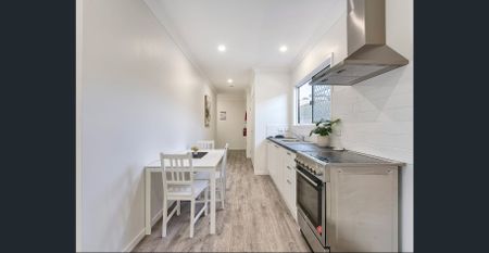 NEAR NEW FULLY FURNISHED, DESIGNER STUDIO APARTMENT – BILLS INCLUDED! - Photo 5