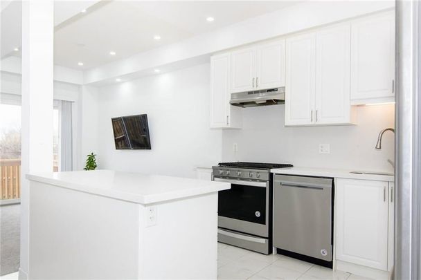 For Lease - 14 Cleland Avenue, Hamilton, Ontario - Photo 1