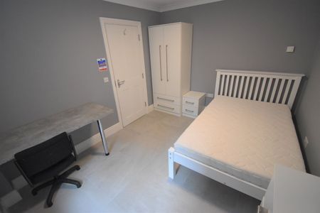 3 Bed Flat, Addington Road, RG1 - Photo 3