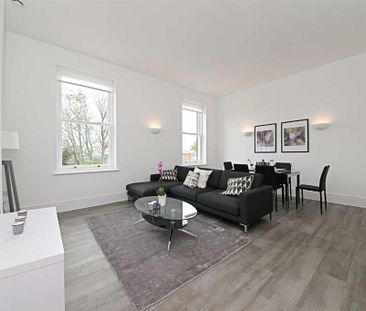 3 bedroom flat to rent - Photo 2
