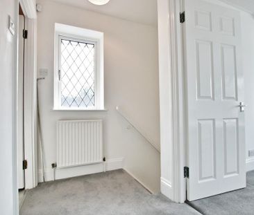 2 bedroom end of terrace house to rent - Photo 6