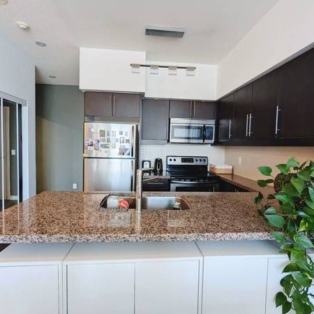 Rent -2 Bed,1 Bath Condo in Bayview Village - Photo 1