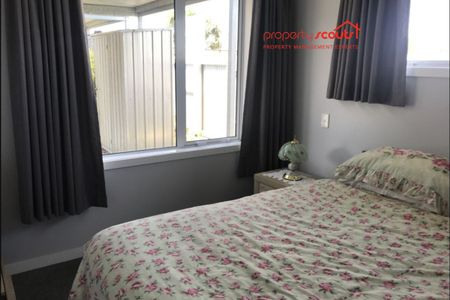 Furnished 2 Bdrm Townhouse - Photo 2