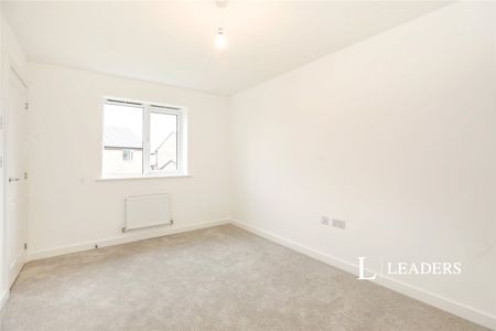 3 bedroom house to rent Collegiate Drive, CW9 - Photo 2