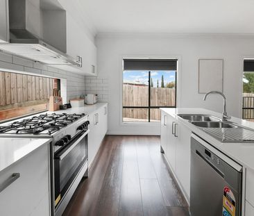 Welcome Home to Connor St– Where Quality Meets Convenience - Photo 6