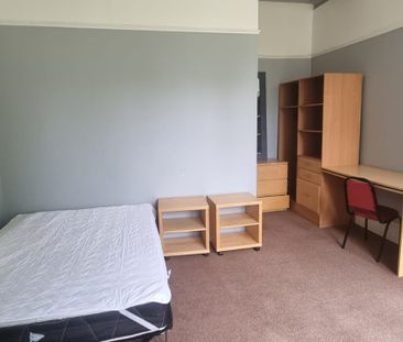 3 Bed - Flat 2, 1 North Grange Road, Headingley, Leeds - LS6 2BR - ... - Photo 4