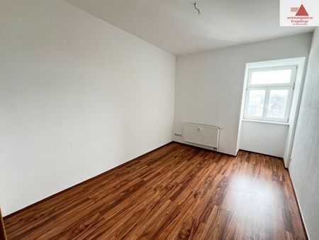 Großzügige 3-Raum-Wohnung direkt im Stadtzentrum von Annaberg! - Foto 4