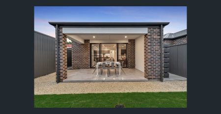 "STYLISH Modern Home Living" - Photo 2