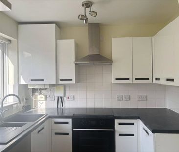 2 bedroom house to rent Britannia Gardens, Hedge End, Southampton, ... - Photo 6