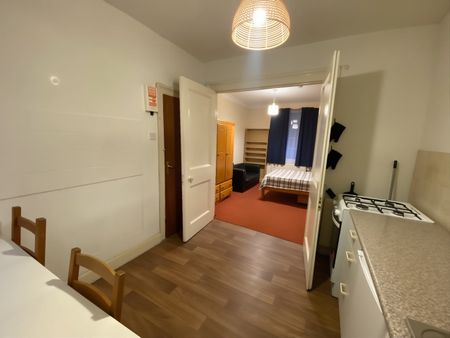 1 Bed Flat, Arlington Road, NW1 - Photo 3