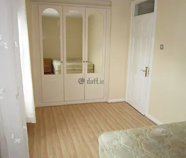 Apartment to rent in Cork, Victorian Quarter - Photo 4