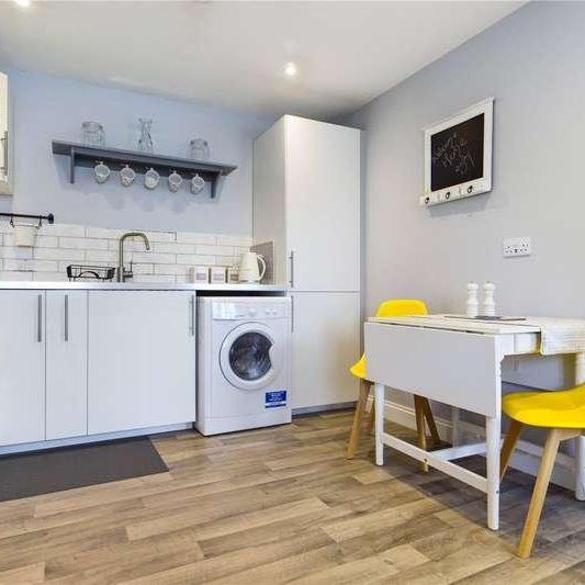 Hollycroft, Ashford Hill, Thatcham, Hampshire, RG19 - Photo 1