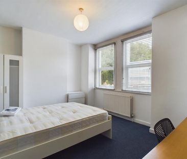 4 bedroom terraced house to rent - Photo 3