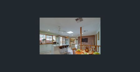 Captivating 4-Bedroom Home in Prime Rowville Location! - Photo 5