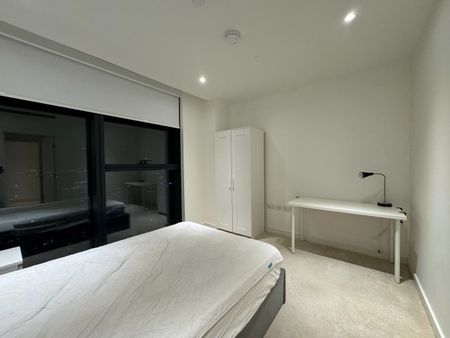 2 Bed Flat, Hampton Tower, E14 - Photo 4