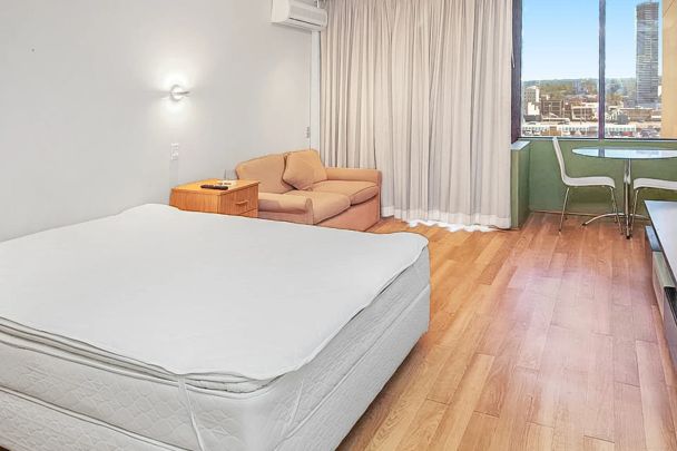 Stylish Furnished Studio in the Heart of Parramatta CBD! - Photo 1