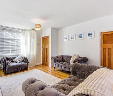 3 bedroom end of terrace house to rent - Photo 2