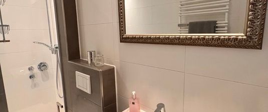 Hochwertig modern möblierte 2-Zimmerwohnun mit Südbalkon - Foto 1