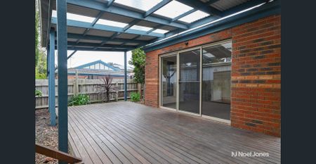 EFFORTLESS LIVING IN A CENTRAL CROYDON POCKET - Photo 3
