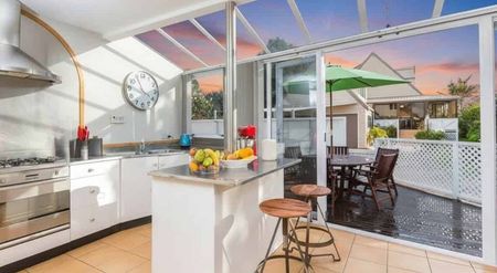 Spacious 4-Bedroom, 2-Bathroom Home - Photo 2