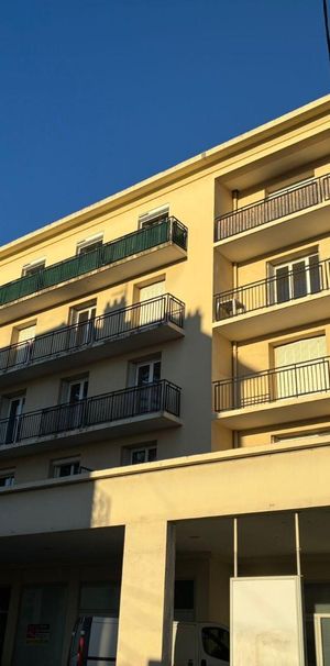 Location Appartement 4 pièces 85m² VALENCE 26000 - Photo 2