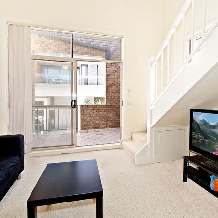 Loft-Style Apartment in the Heart of Chatswood &ast;&ast; Available 25&sol;10&sol;24 &ast;&ast; - Photo 3