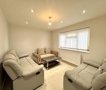 Cygnet Avenue, Greater London, TW14 - Photo 2