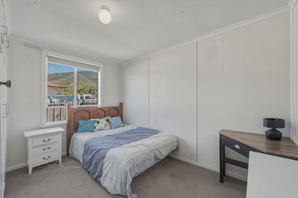 Charming 3 Bed Family Home - Photo 1