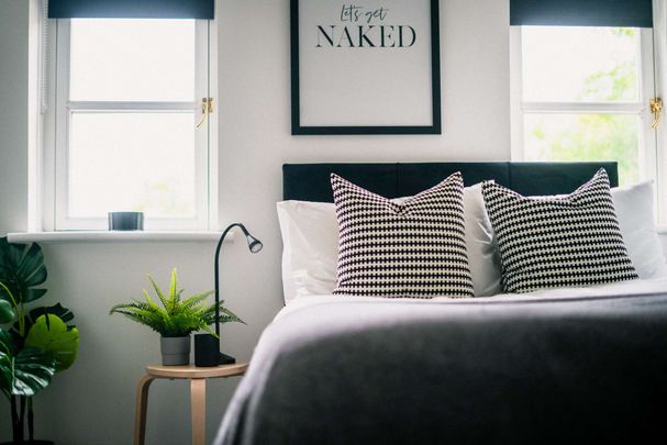 Flat 1, 148 Devonshire Street Room 2 - Photo 1