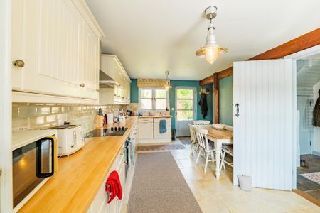 3 bedroom detached house to rent - Photo 2