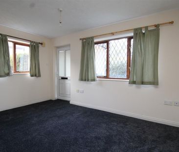Nightingale Court, Peterborough - Photo 3