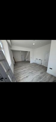 4 bedroom terraced house to rent - Photo 1