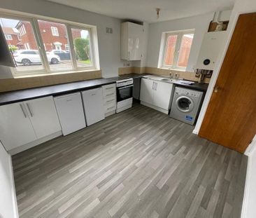 3 bedroom semi-detached house to rent - Photo 4