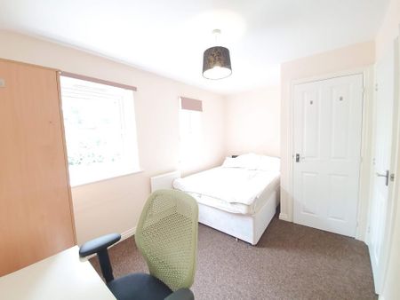 2 bedroom semi-detached house to rent - Photo 2