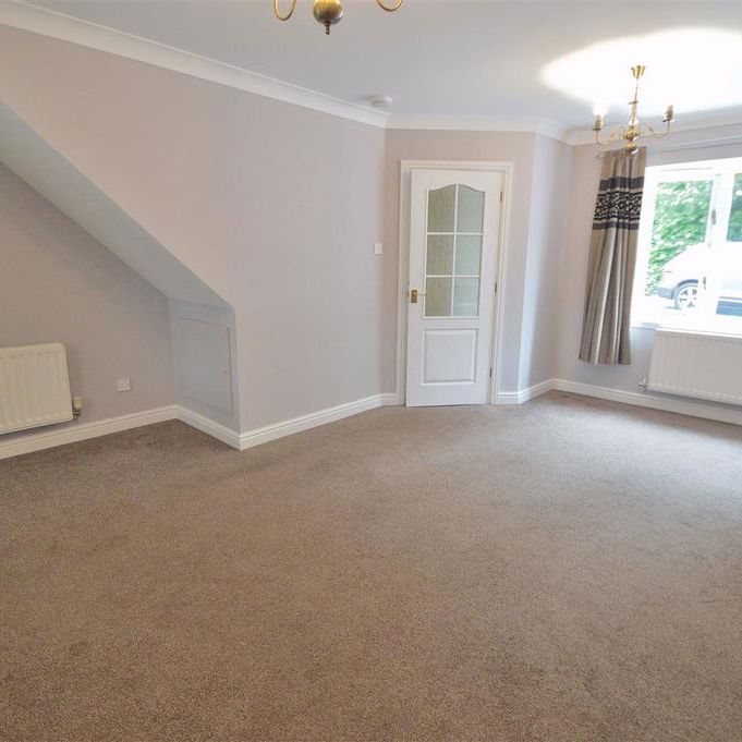 3 bedroom end of terrace house to rent - Photo 1