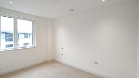 3 bed flat to rent - Photo 3