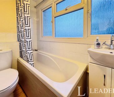 3 bedroom property to rent Spencers Croft, Harlow, CM18 - Photo 6