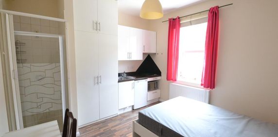 Studio to rent - Photo 2