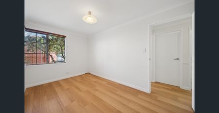 Cosy Three Bedroom Home in Secure Complex - Photo 5